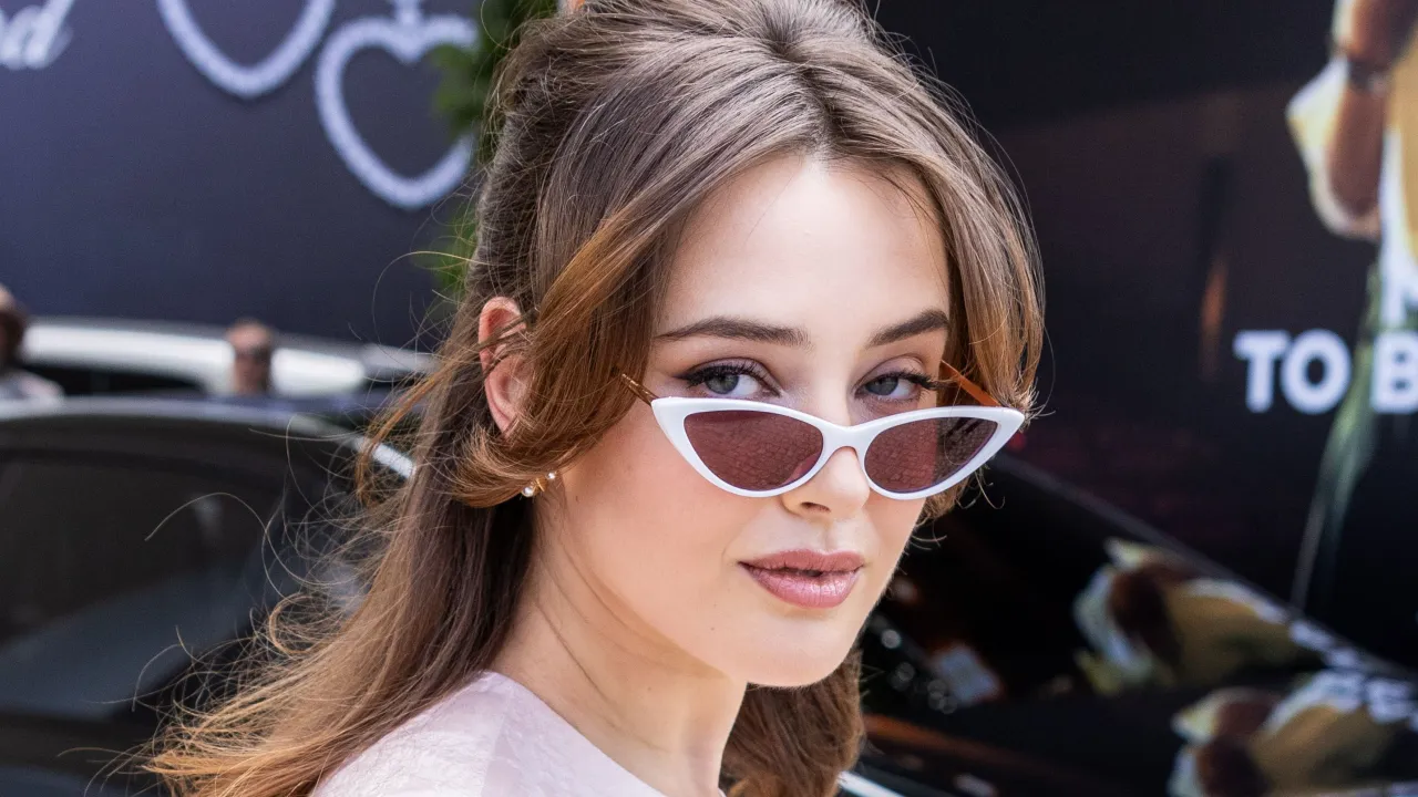 Curtain Bangs mit Pferdeschwanz