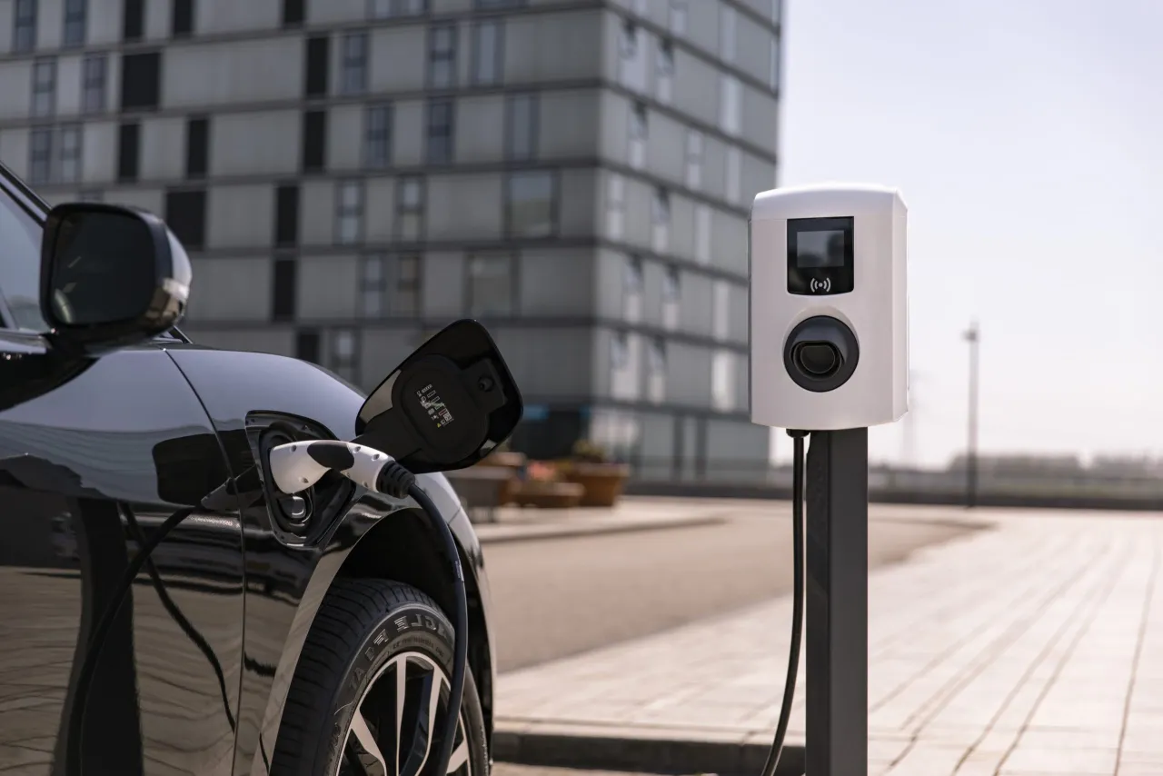Zdjęcie Jak działa samochód elektryczny? Odkryj jego tajemnice i zalety