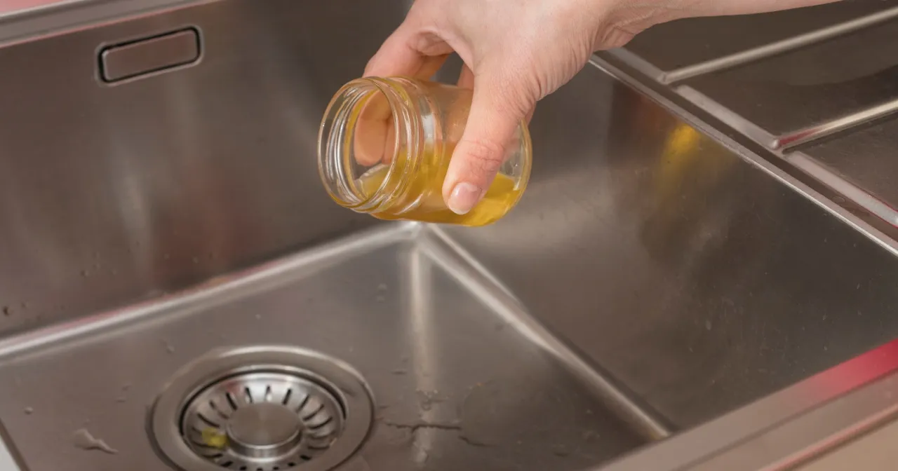 Zdjęcie Jak prawidłowo pozbyć się starego oleju spożywczego bez szkody dla środowiska