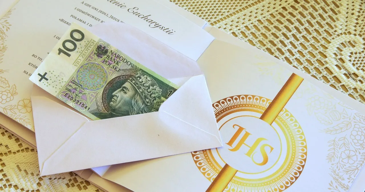Zdjęcie Ile pieniędzy daje się na komunię? Zaskakujące kwoty i zwyczaje