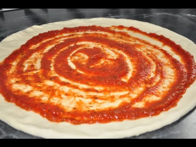 Zdjęcie Jak zrobić sos pomidorowy do pizzy, który zachwyci Twoich gości