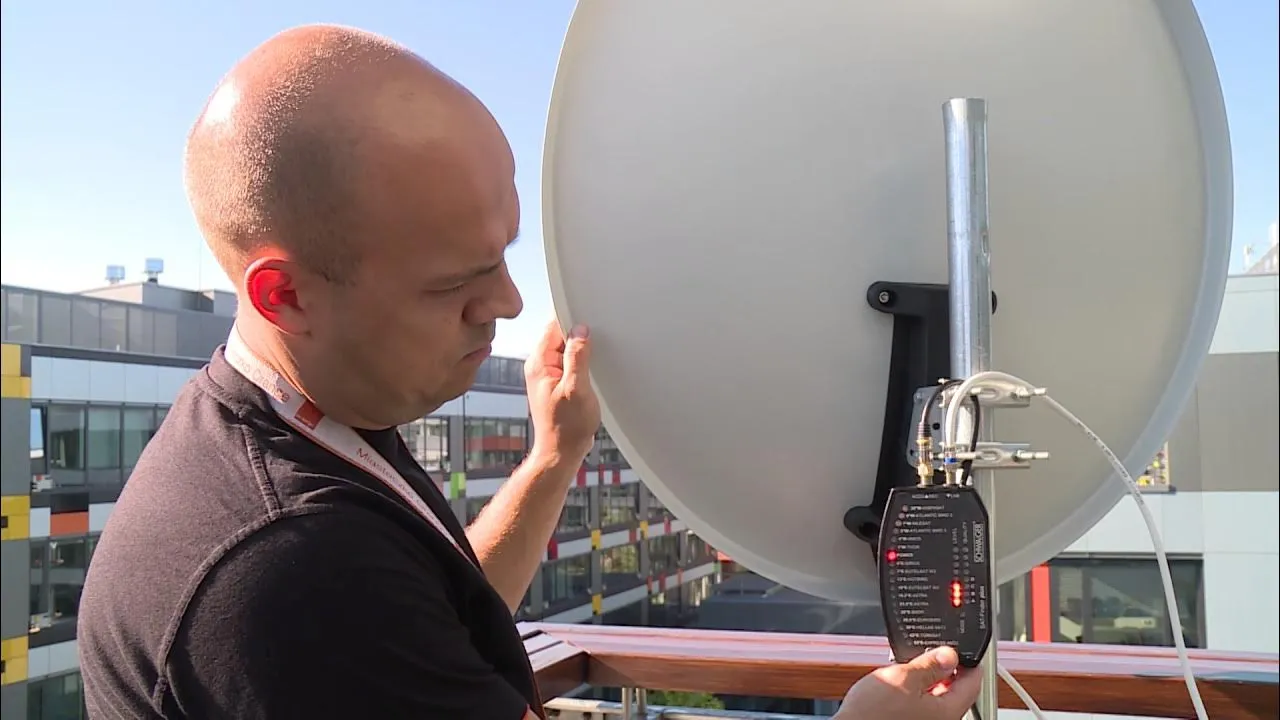 Zdjęcie Jak ustawić antenę cyfrowego Polsatu bez miernika – proste sposoby