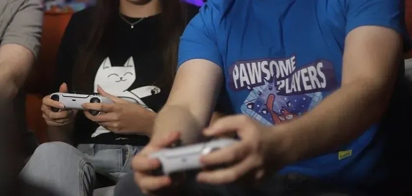 Zdjęcie FIFA 23 jak grać na 2 pady PS5 - instrukcje i porady dla graczy