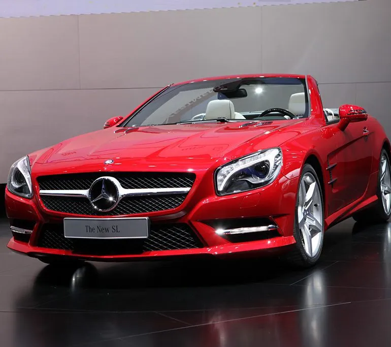 Zdjęcie Mercedes-Benz SL 500 – Poznaj luksusowy roadster i jego osiągi