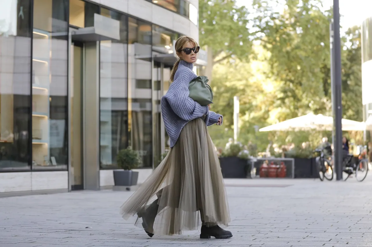 Zdjęcie Jak łączyć tiulową spódnicę? Modne stylizacje na każdą okazję