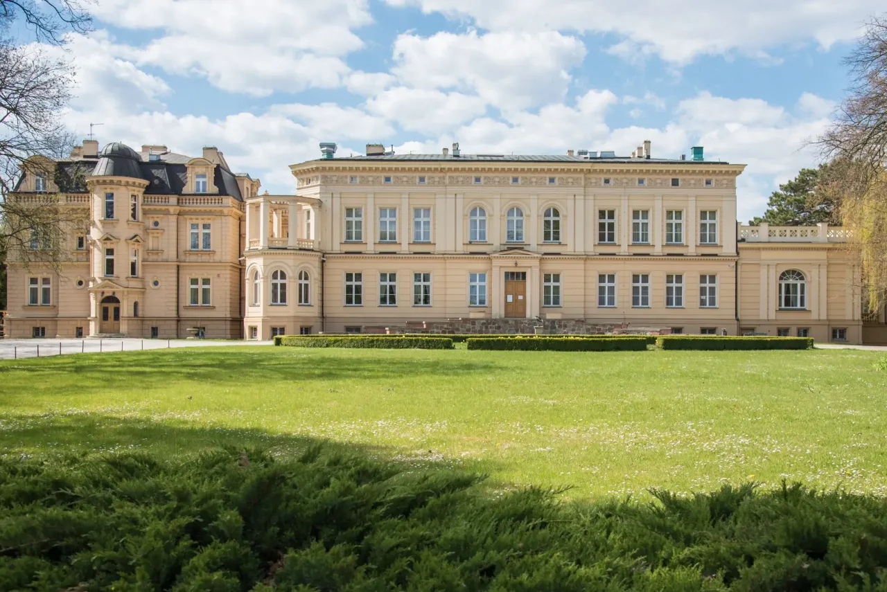 Zdjęcie Ostromecko atrakcje: Odkryj ukryte skarby pałaców i parku