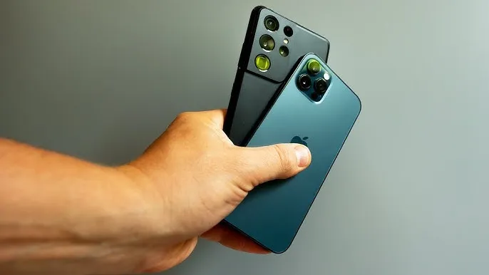 Zdjęcie Dlaczego trzy aparaty w telefonie to rewolucja w fotografii? Korzyści i zastosowania