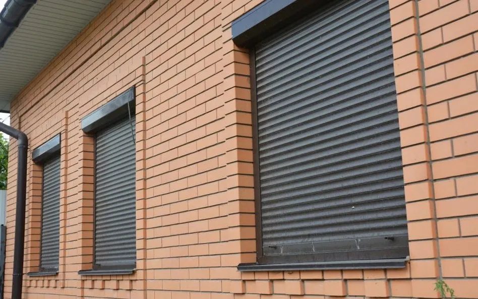 Zdjęcie Czy rolety zewnętrzne można odliczyć od podatku? Sprawdź warunki i ulgi