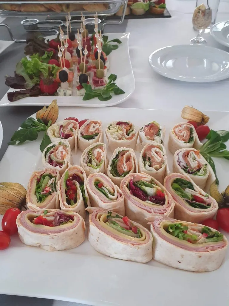 Zdjęcie Catering co to? Poznaj różne usługi cateringowe na Twoje wydarzenie