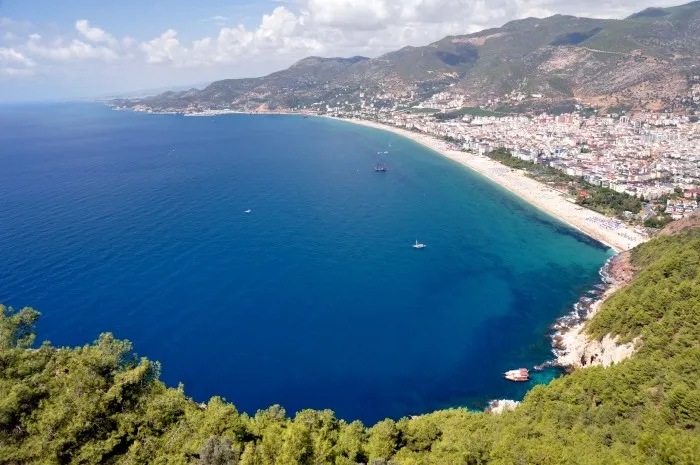 Zdjęcie Alanya w Turcji: Jakie morze czeka na Ciebie i dlaczego warto je poznać?