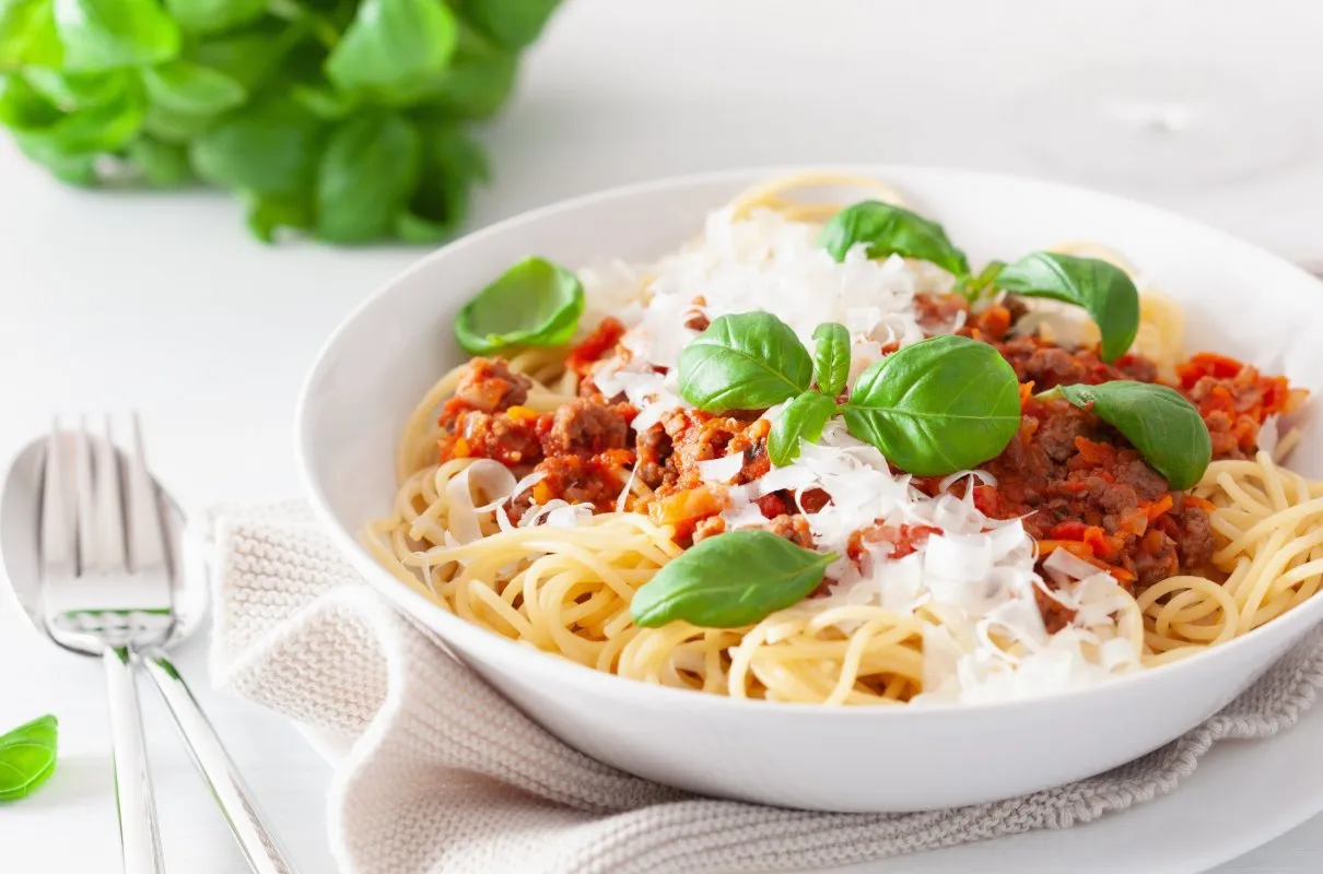 Zdjęcie Oregano czy bazylia do spaghetti – które zioło lepsze dla smaku?