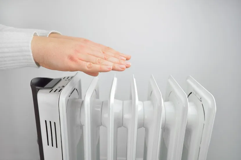 Zdjęcie Grzejnik elektryczny ile pobiera prądu? Sprawdź, ile zaoszczędzisz