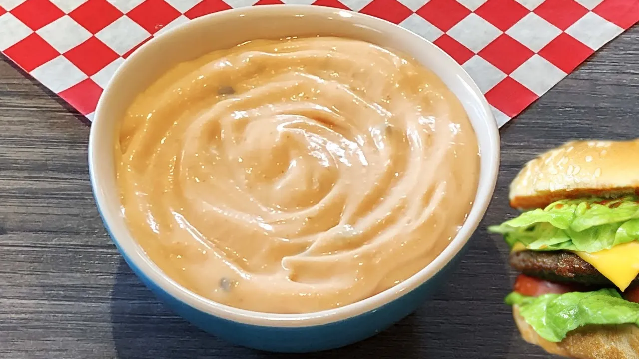 Zdjęcie Recette sauce burger maison: le secret d'un burger inoubliable