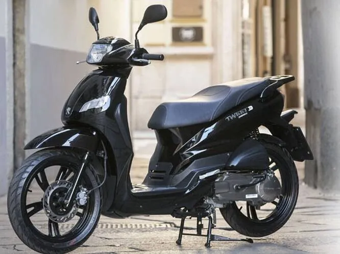 Zdjęcie Maxi skuter 125 jaki wybrać – najlepsze modele i ich wady