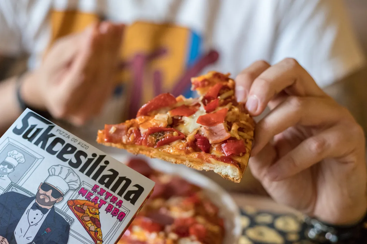Zdjęcie Ile kosztuje pizza Kizo? Ceny i porównanie popularnych wariantów