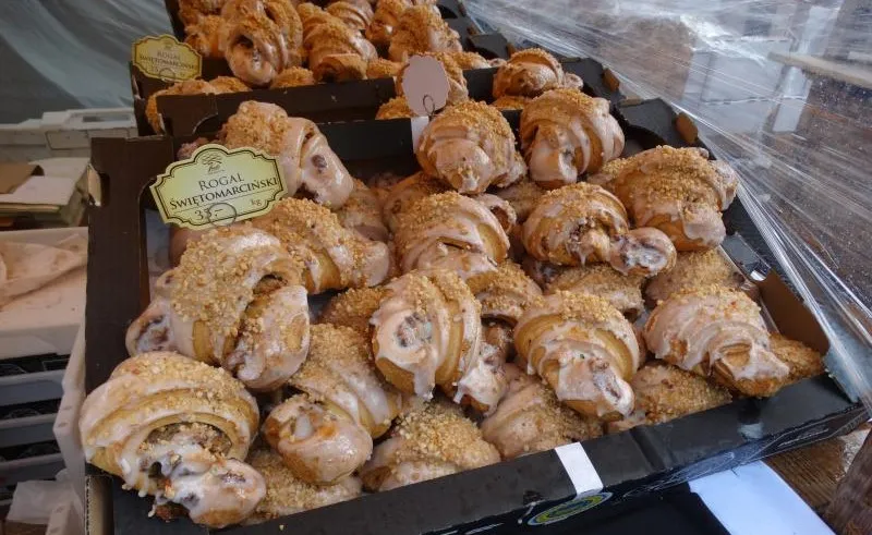 Zdjęcie Gdzie kupić pamiątki w Poznaniu? Autentyczne skarby i Rogale!