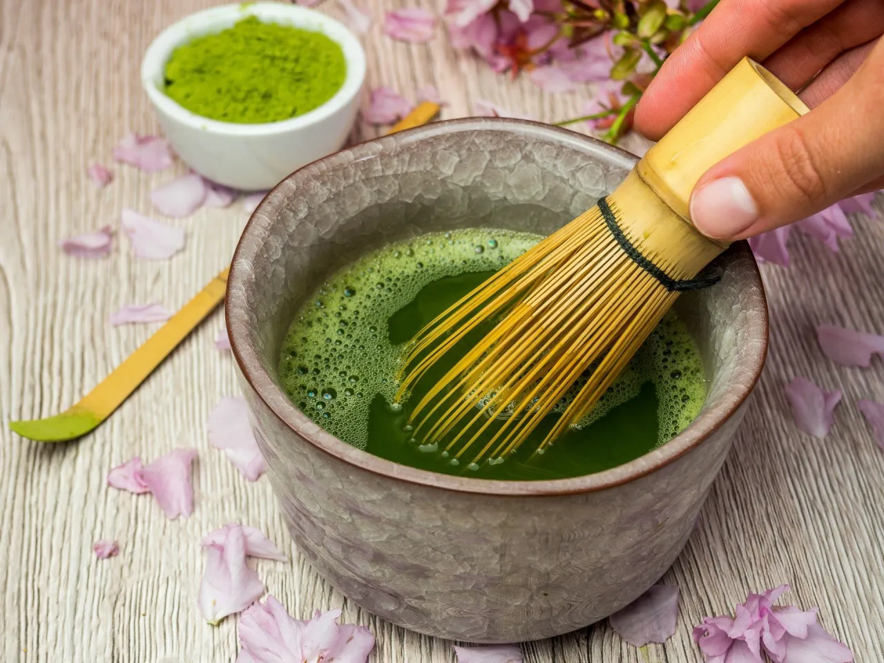 Zdjęcie Jak zrobić matcha herbatę: 5 prostych kroków do idealnego naparu
