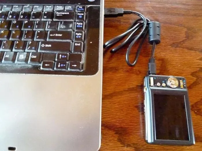 Zdjęcie Jak zgrać zdjęcia z aparatu na komputer przez kabel USB bez problemów