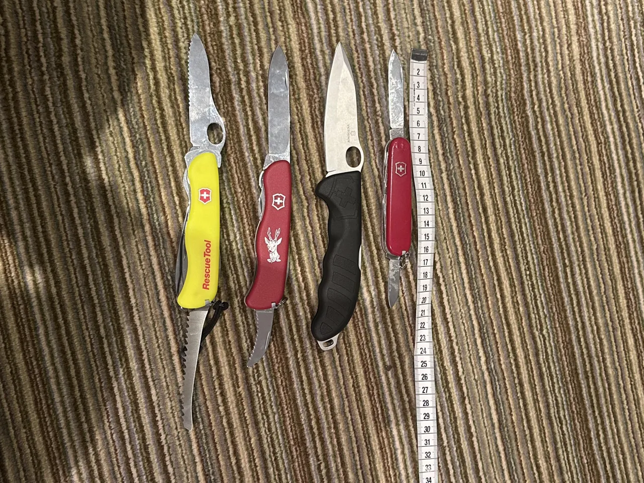 Zdjęcie Czy można przewozić nóż w bagażu rejestrowanym? Zasady i ograniczenia