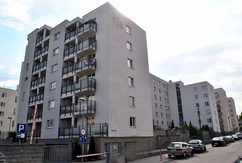 Zdjęcie Ile trzeba zarabiać aby dostać mieszkanie komunalne w różnych miastach?