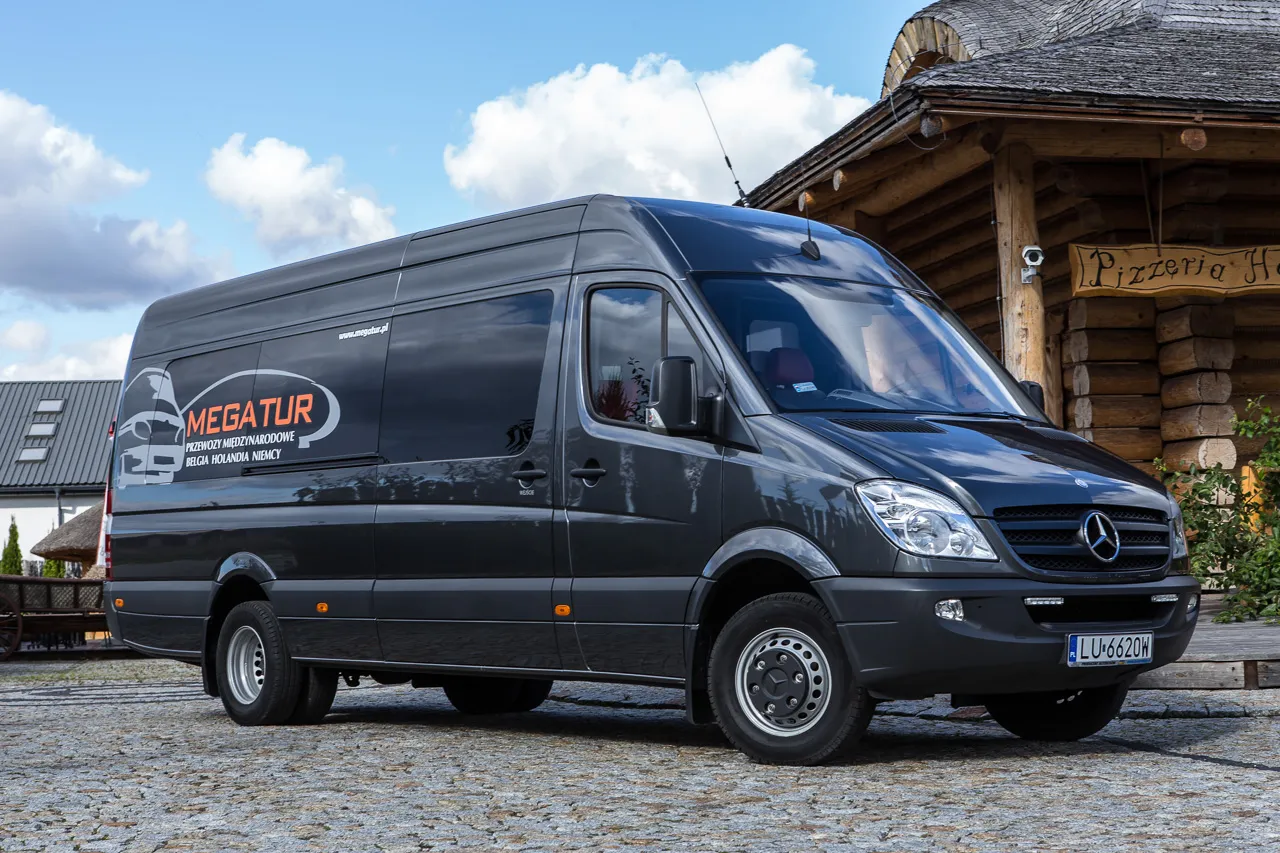 Zdjęcie Ile kosztuje bus do Niemiec? Sprawdź ceny i uniknij wysokich kosztów