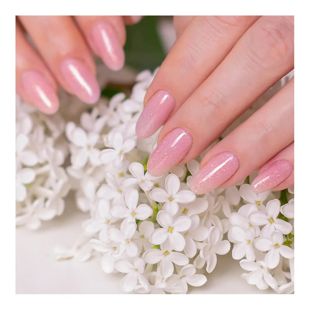 Zdjęcie Jak wykonać manicure hybrydowy w domu i uniknąć najczęstszych błędów
