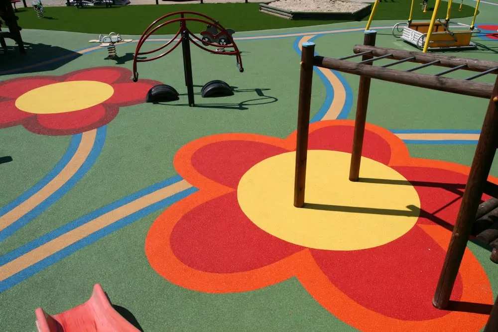 syntetyczne nawierzchnie plac zabaw płytki wylewana