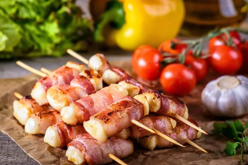 różne rodzaje boczku na grilla