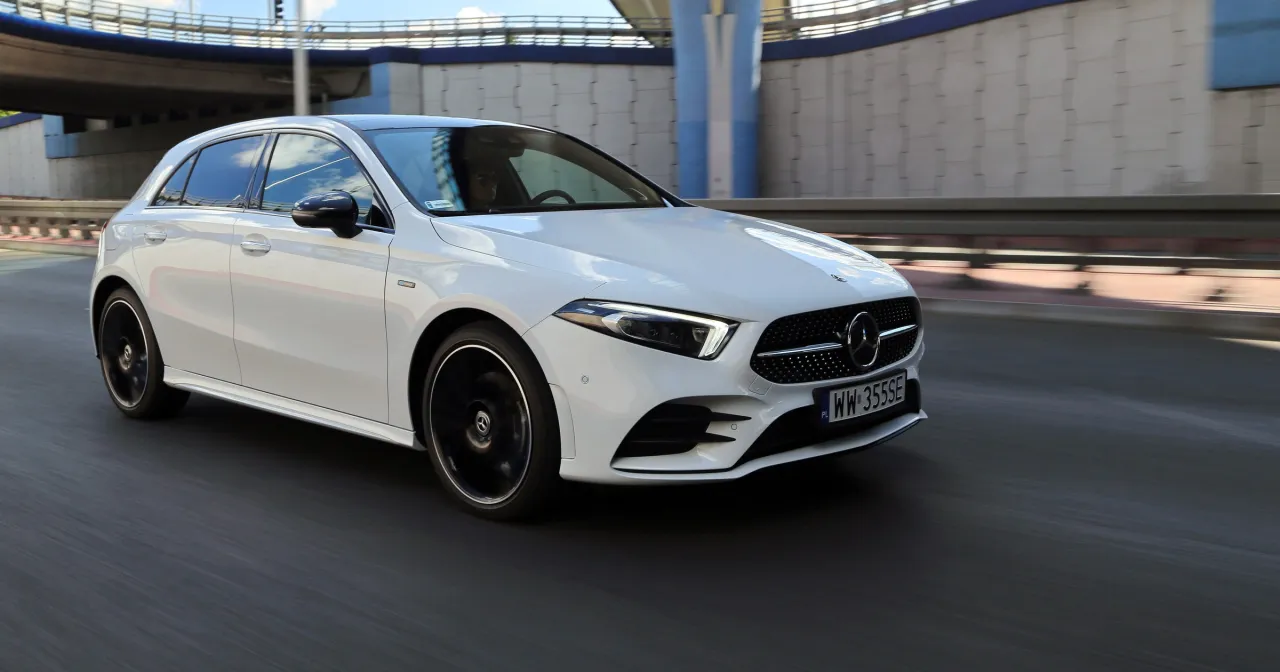 Mercedes A 250 e plug-in hybrid zbiornik paliwa