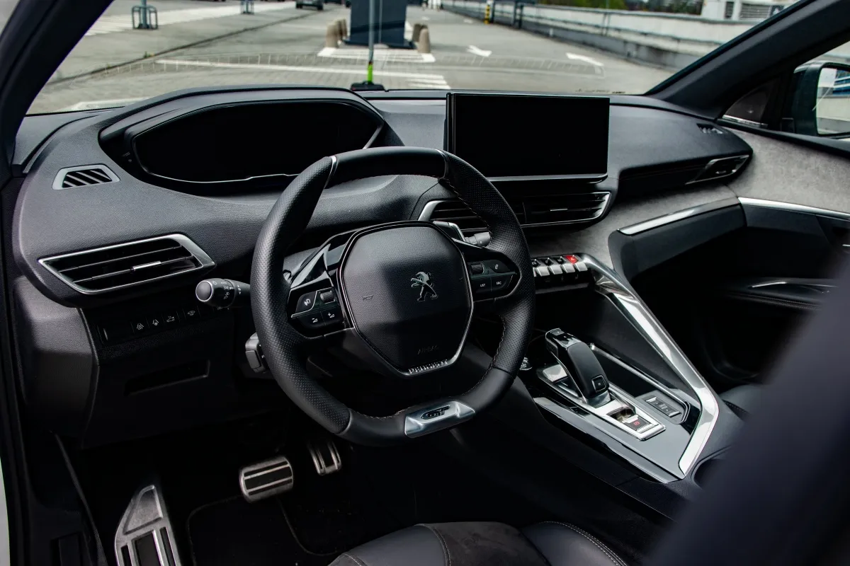 Peugeot 3008 wnętrze kokpit