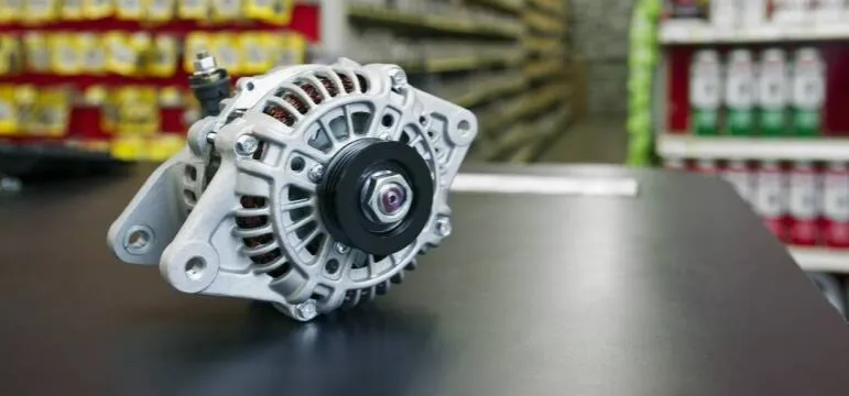 Por&oacute;wnanie alternatora nowego, używanego i regenerowanego