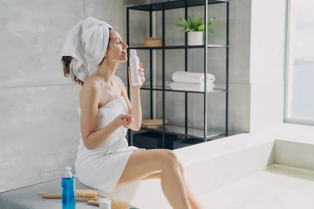 kobieta nakładająca bezzapachowy balsam na sk&oacute;rę przed perfumowaniem