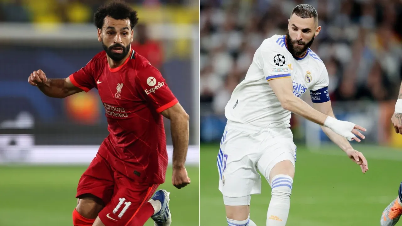 Mohamed Salah w czerwonej koszulce Liverpoolu i Karim Benzema w białej koszulce Realu Madryt, gwiazdy, kt&oacute;re zagrały w finale Ligi Mistrz&oacute;w 2022.