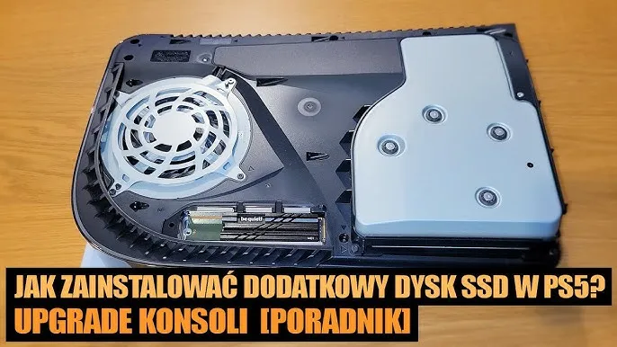 Dysk M.2 NVMe z radiatorem do PS5 oraz slot na dysk w konsoli
