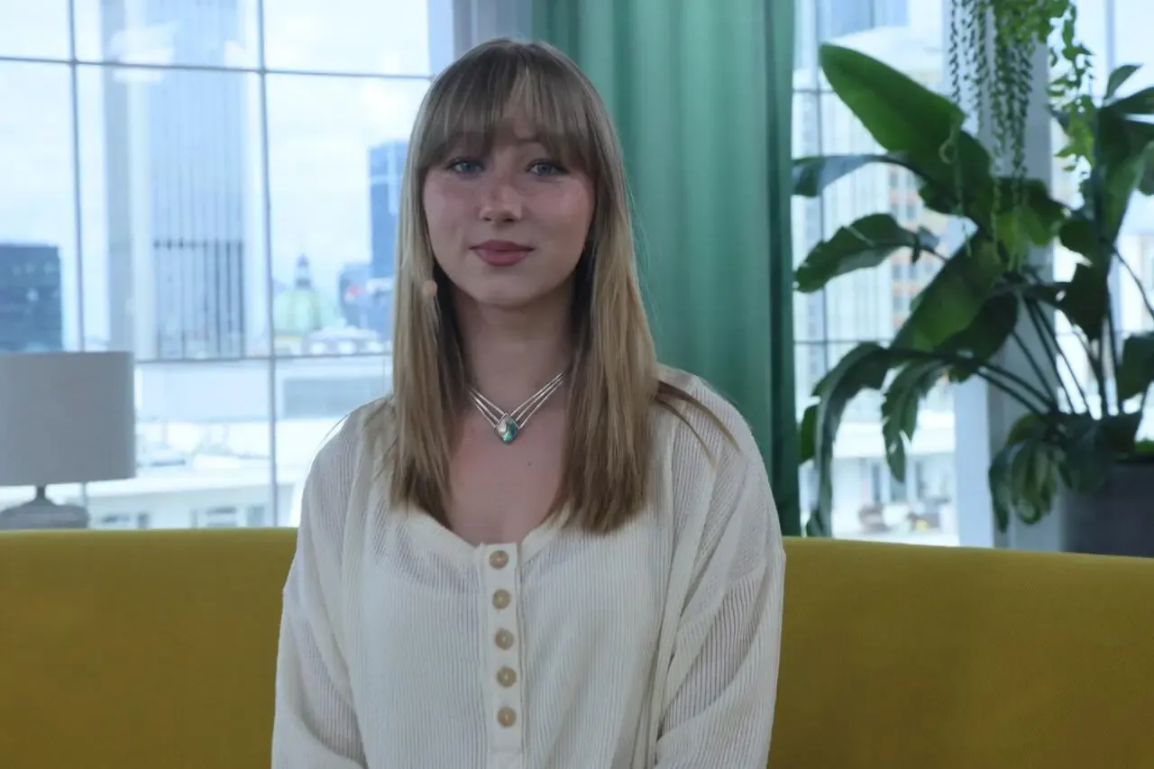 Nela, autorka książki 