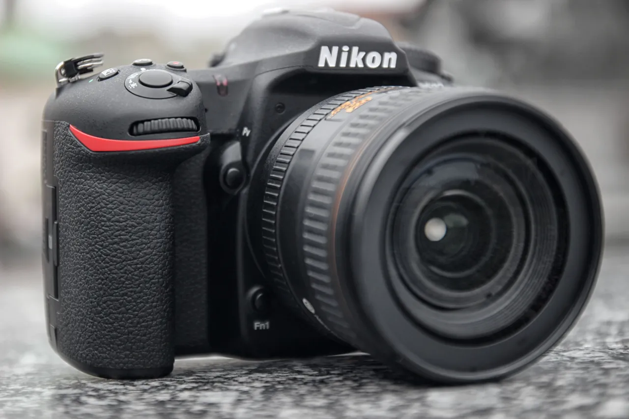 Nikon D5600 - doskonała lustrzanka cyfrowa dla amatora, idealna do nauki fotografii.