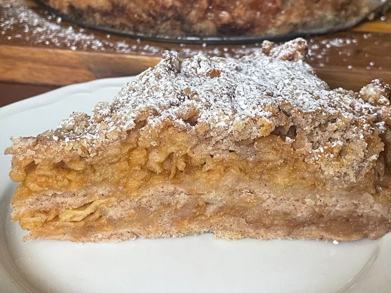 szarlotka sypana warstwy w formie