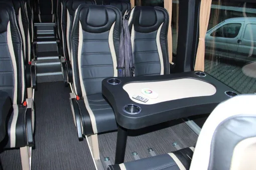 Minibus wnętrze komfortowe