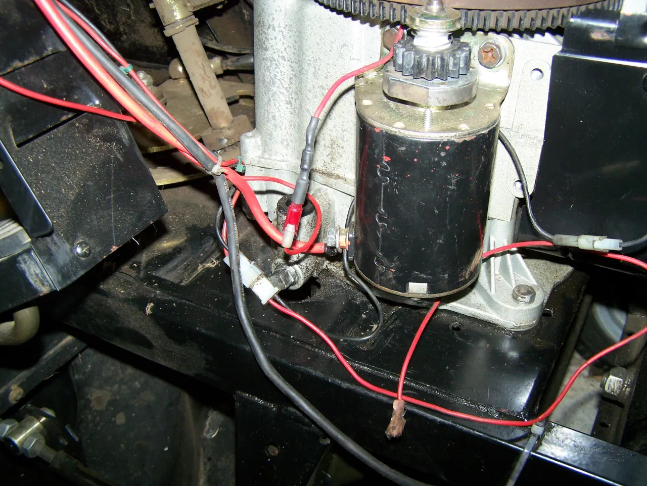 Jak sprawdzić ładowanie akumulatora multimetrem traktorek