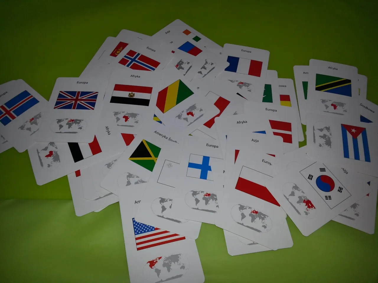 Zdjęcie Jakie to flagi gra edukacyjna - naucz się flag w zabawny sposób