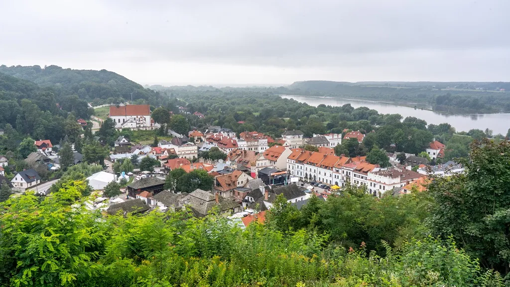Kazimierz Dolny panorama g&oacute;ra trzech krzyży