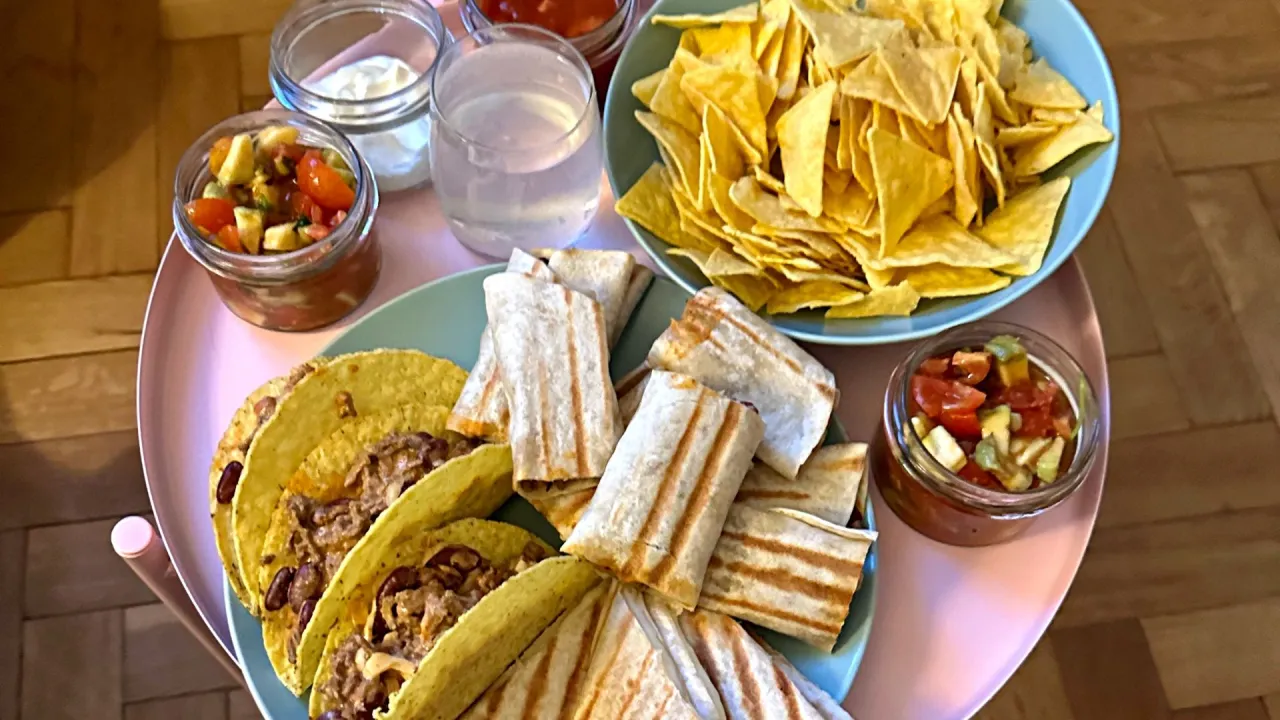 zdrowe przekąski w 5 minut warzywa dipy jogurt owoce