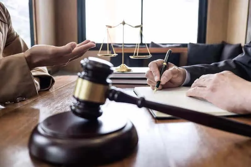 Adwokat i radca prawny por&oacute;wnanie