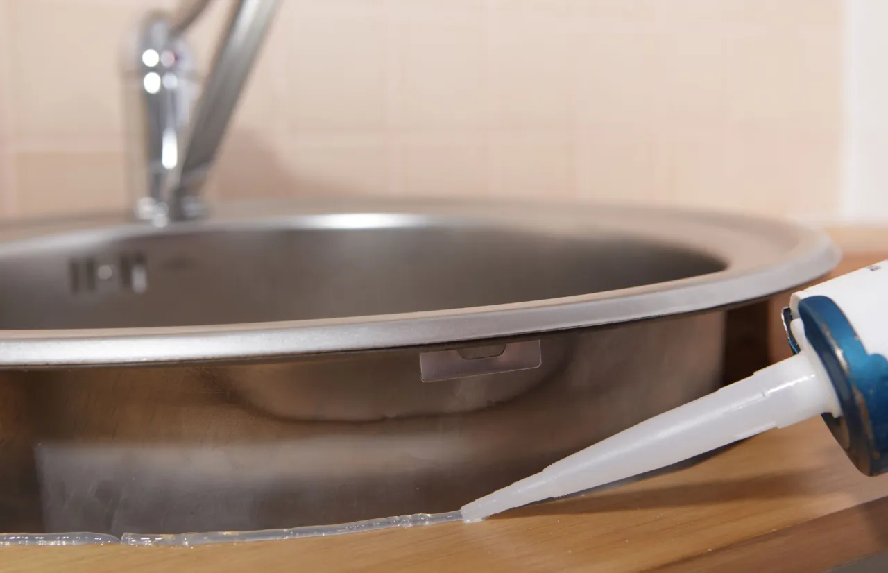 czynniki wpływające na schnięcie silikonu infografika