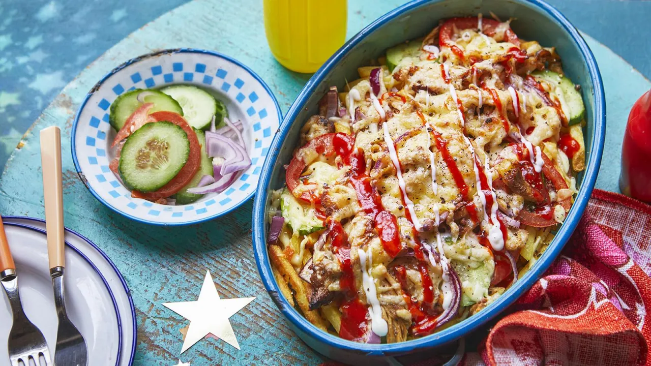 loaded fries kapsalon chili con carne