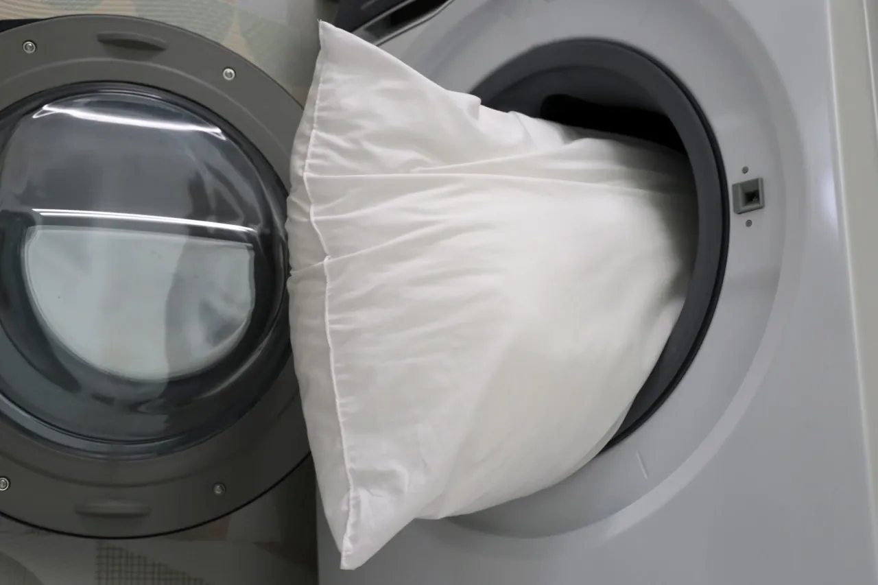 pranie poduszek w pralce