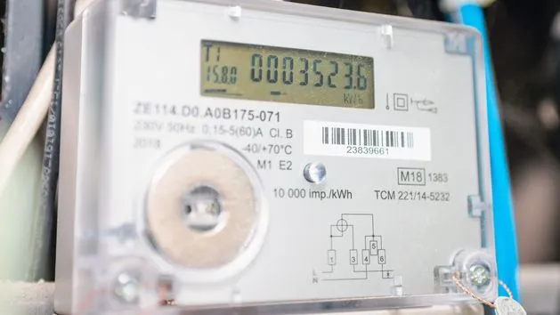polski rachunek za prąd z licznikiem w tle
