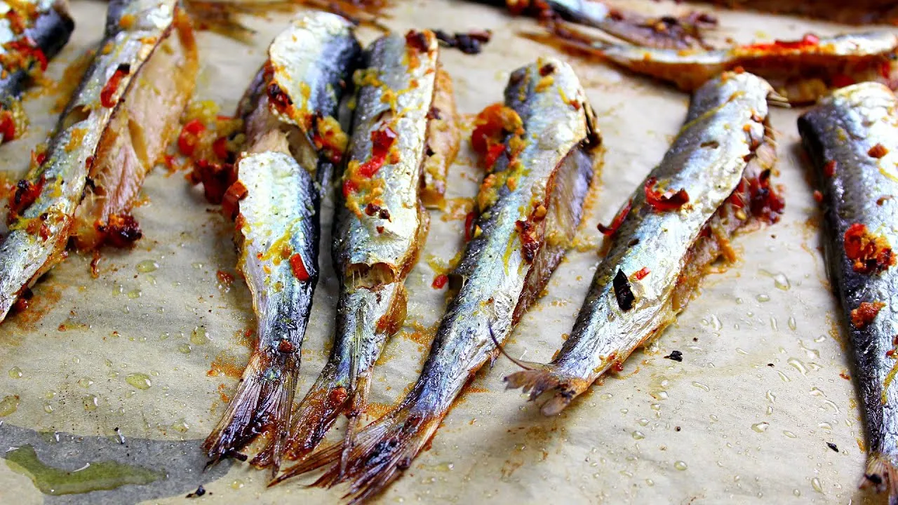 jak wybrać świeżego śledzia, świeże śledzie na targu