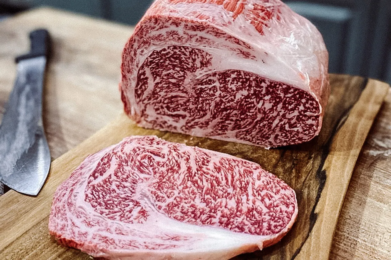 przekrój wołowiny wagyu marmurkowatość A5
