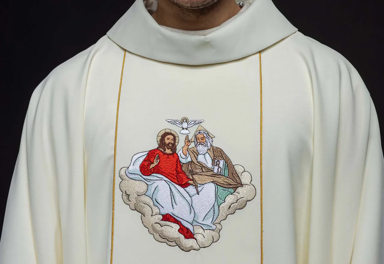 osoba na rozdrożu kryzys wiary symbolika